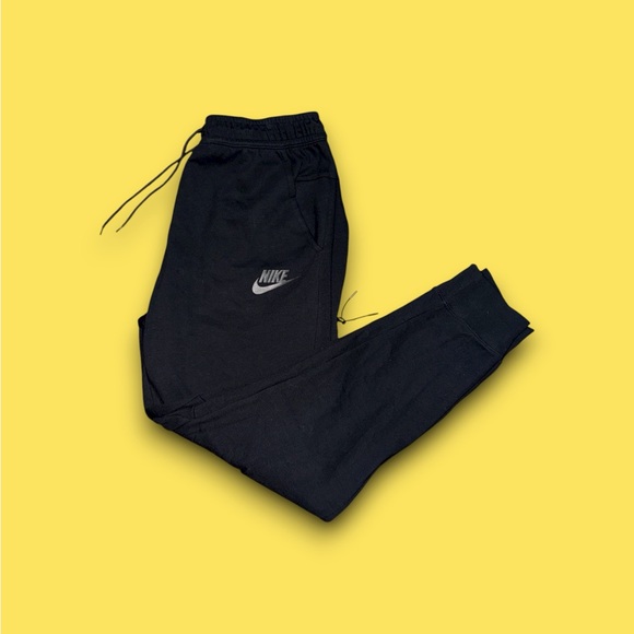 Nike Sportswear Tech Fleece Tapered Sweatpants Black Joggers DD5293-010 medium - Picture 1 of 4